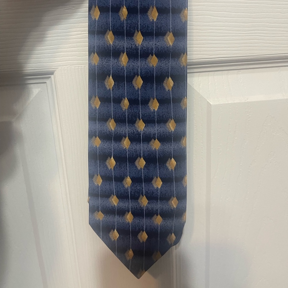 Yellow and blue neck tie